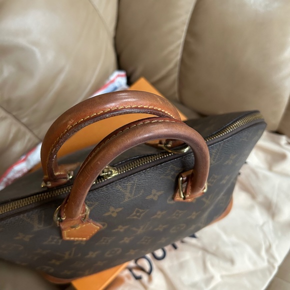 Authentic Louis Vuitton ALMA pm monogram - Picture 6 of 13